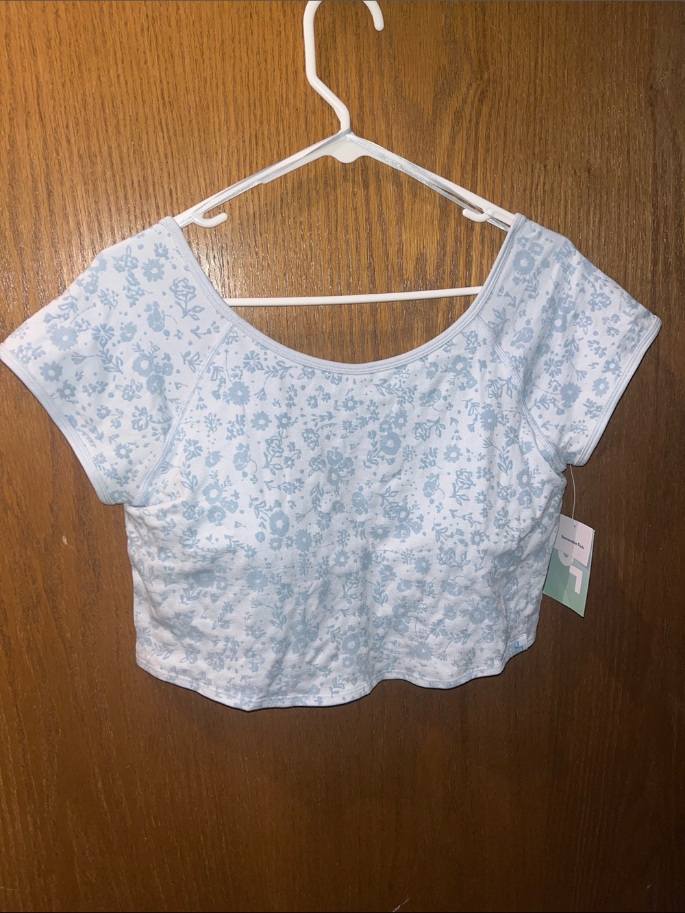 JoyLab Light Blue Floral Scoop Neck Cropped Tee